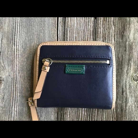 Small Coach Wallet - Picture 2 of 7